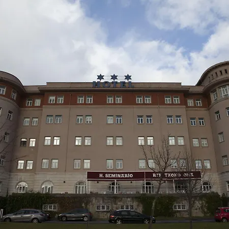 Seminario Aeropuerto Bilbao 3* Derio